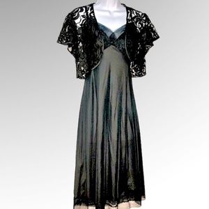 *MUST BUNDLE FOR 5+ ITEMS**VTG VAN RAALTE BLACK DRESS SLIP (TAG CUT) & BLK SHRUG